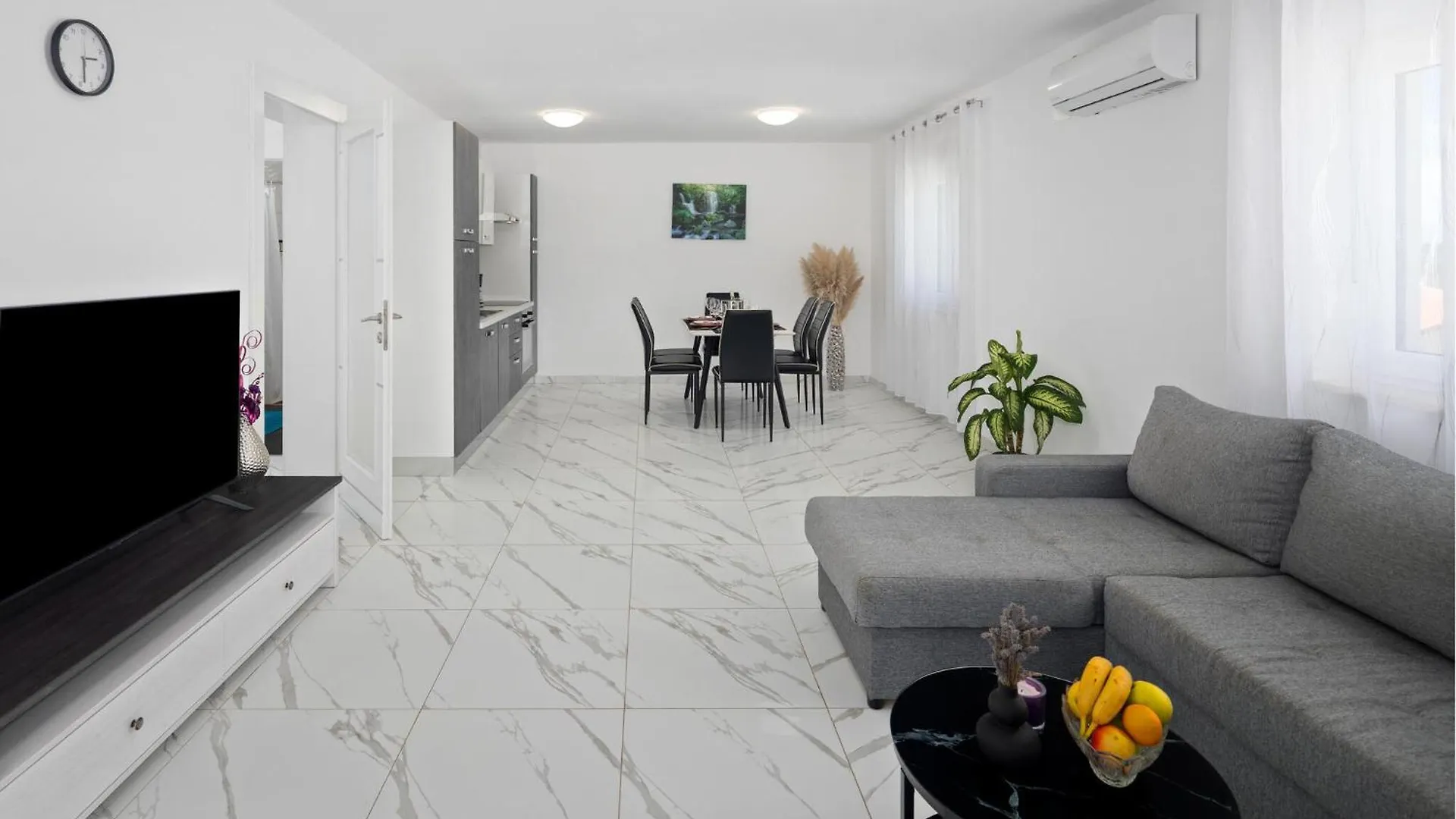 Pet Friendly Apartment In Umag With Kitchen